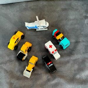Lot of 8 wooden vehicles - moving parts!